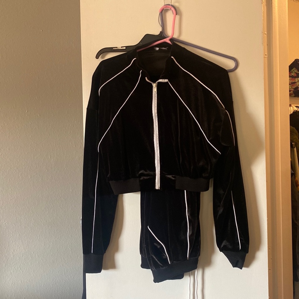 Fashion Nova crop top track suit size L